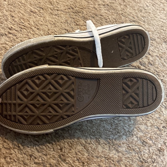 Converse - Picture 2 of 3